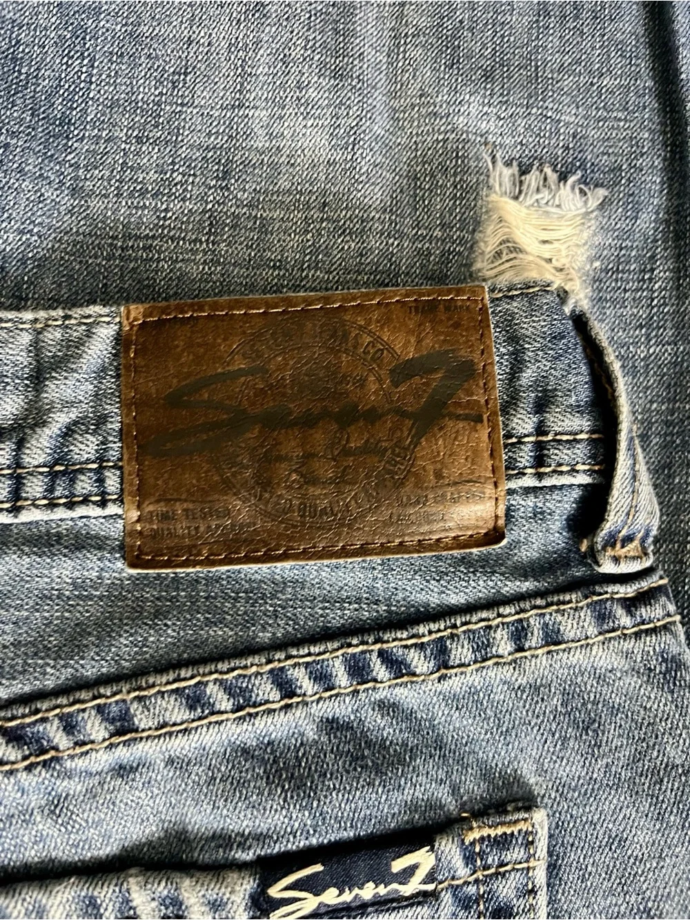 Seven7 Men's Distressed Relaxed Fit Blue Jeans - Picture 9 of 13